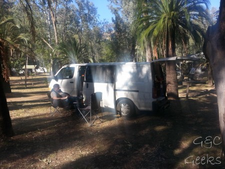 dans le camping de Takkaraka à Carnarvon, on m'avait promis des kangourous partout, même à côté du van ! 