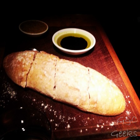 Ici, le pain n'est pas fourni avec les plats ... il est servi EN plat ! Mais de nos 3 mois passés en Australie, c'était le meilleur pain mangé